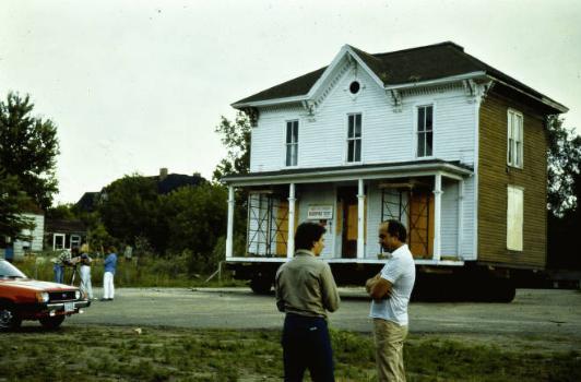 Meader-Farnham House at 105 Island Avenue West in1985