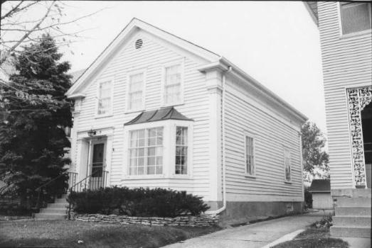 Pease-Rollins House historic landmark at 814 University Avenue Southeast in 1979